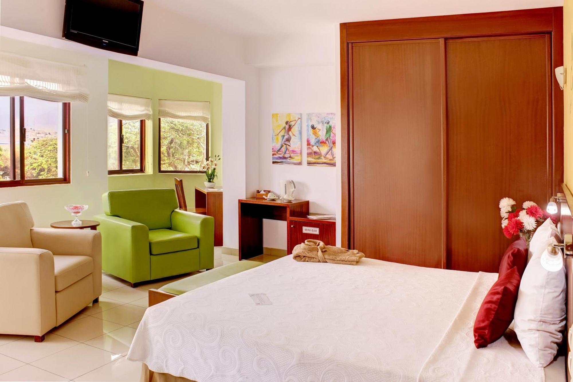 Hotel Livvo Don Paco Mindelo Exterior photo